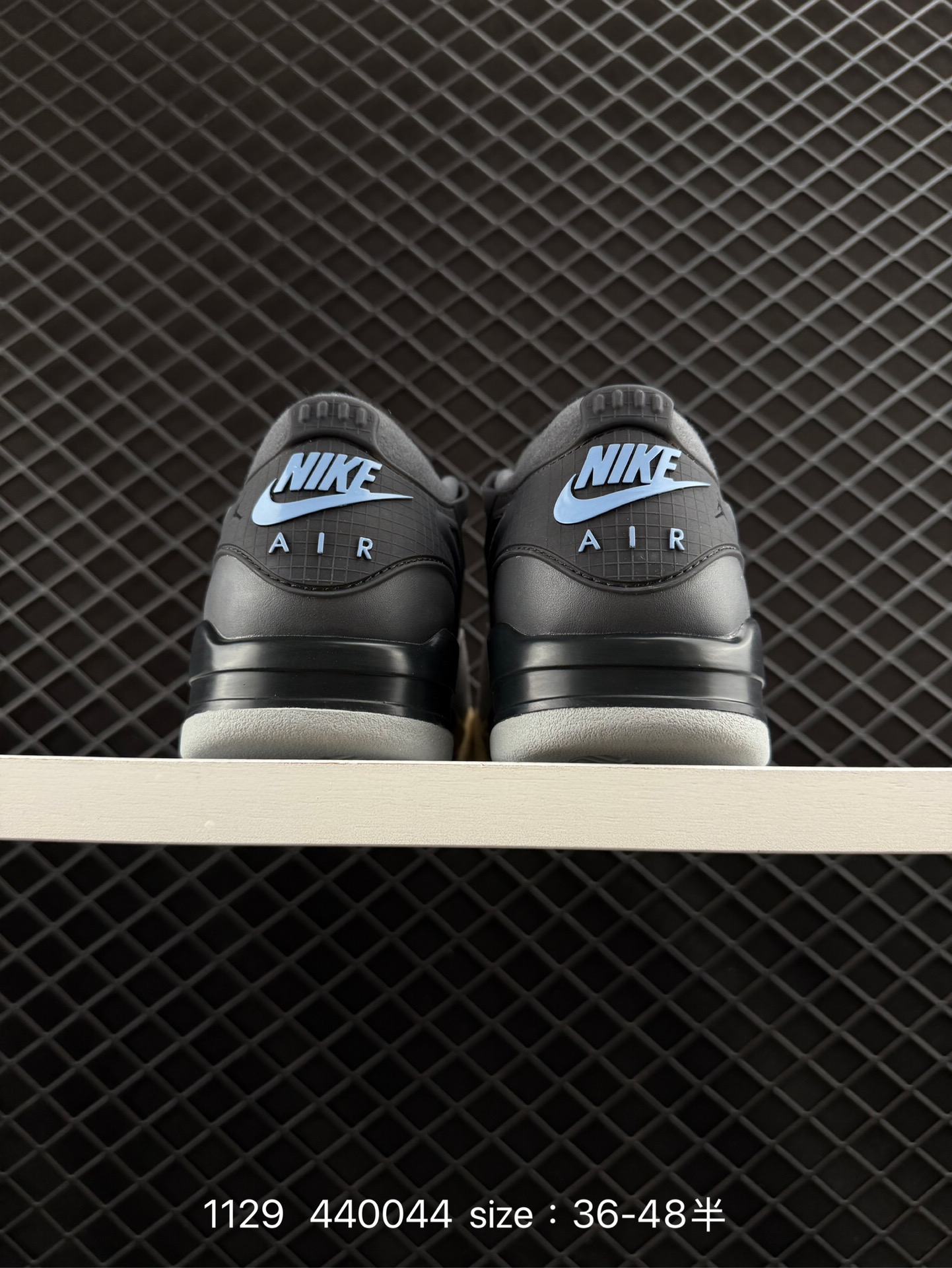 NK  Air Jordan 4 Retro RM